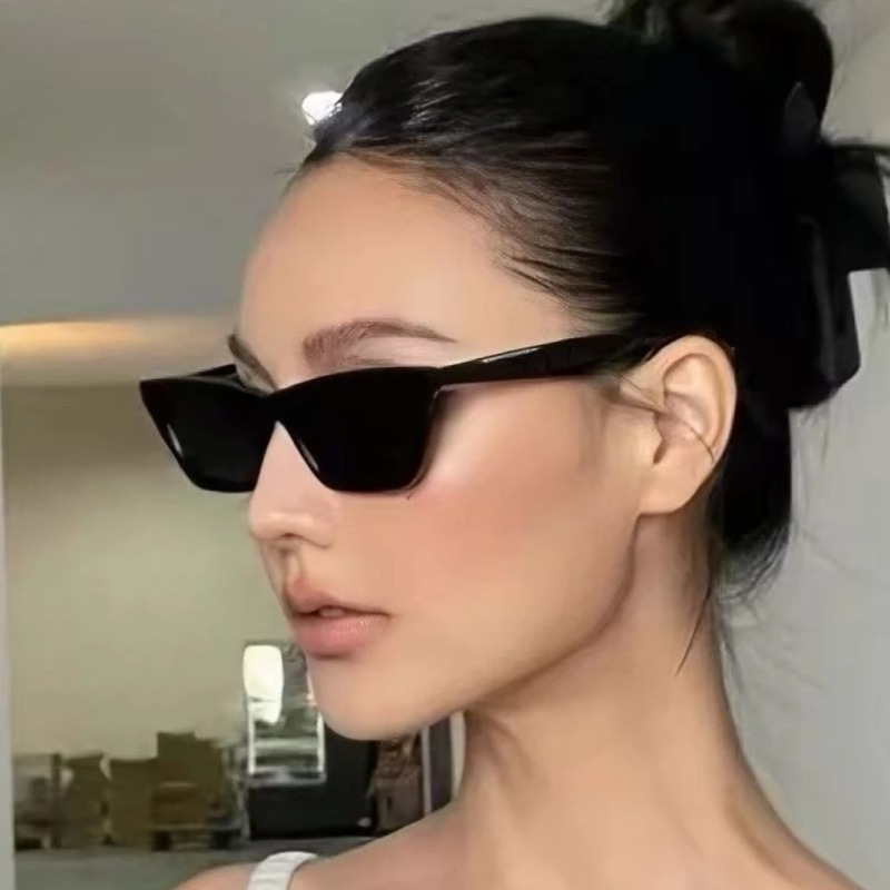 Lunettes de soleil œil de chat - Sunglasses Cat Eye avis et prix